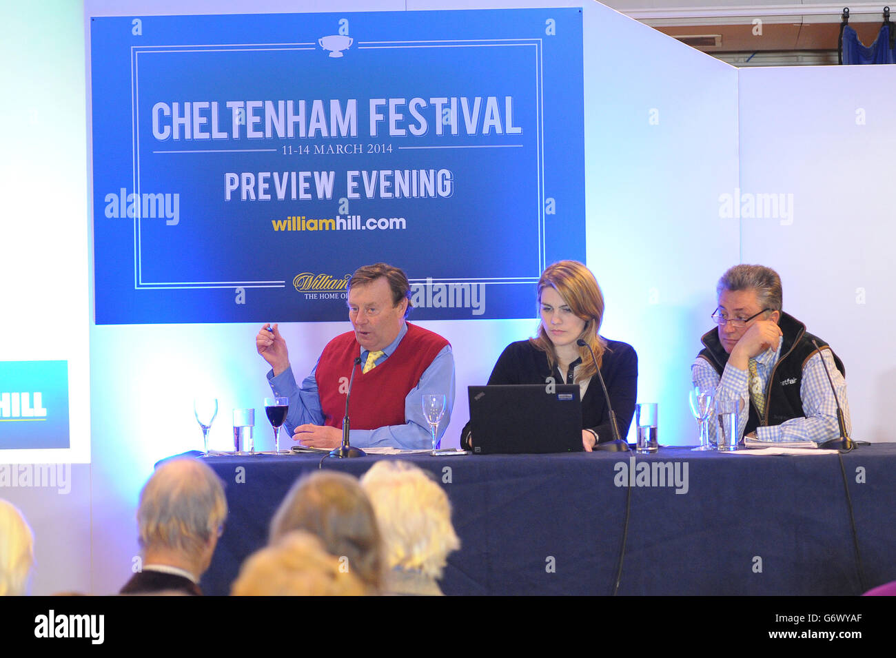 (De gauche à droite) Nicky Henderson, Kate Miller et Paul Nicholls pendant la soirée de présentation du William Hill Cheltenham Festival après la journée de la coupe impériale William Hill à l'hippodrome de Sandown Park, Sandown. APPUYEZ SUR ASSOCIATION photo. Date de la photo: Samedi 8 mars 2014. Voir l'histoire de PA, COURSE de Sandown. Le crédit photo doit être lu : Tim Ireland/PA Wire Banque D'Images