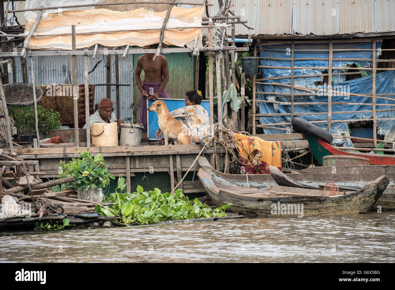 La vie sur la rivière Tahas, Kampong Phluck, Cambodge Banque D'Images