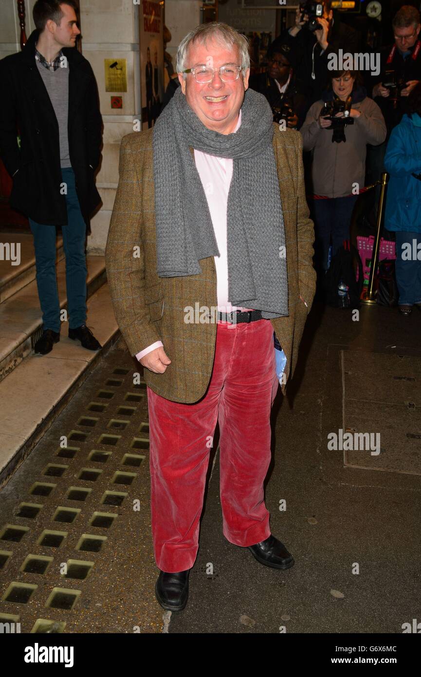 Christopher Biggins arrivant à la soirée presse pour le Full Monty, au Noel Coward Theatre, Londres. Banque D'Images