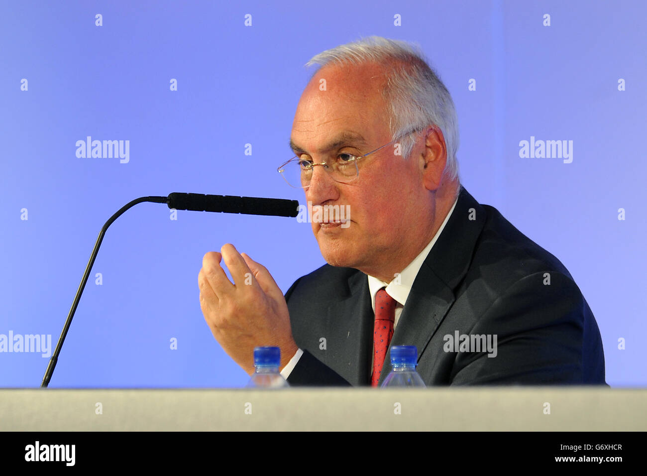 L'Inspecteur en chef des écoles en Angleterre et le Chef de l'Ofsted Sir Michael Wilshaw prononce un discours lors de la Conférence annuelle de l'ASCL au Hilton Metropole de Birmingham. Banque D'Images