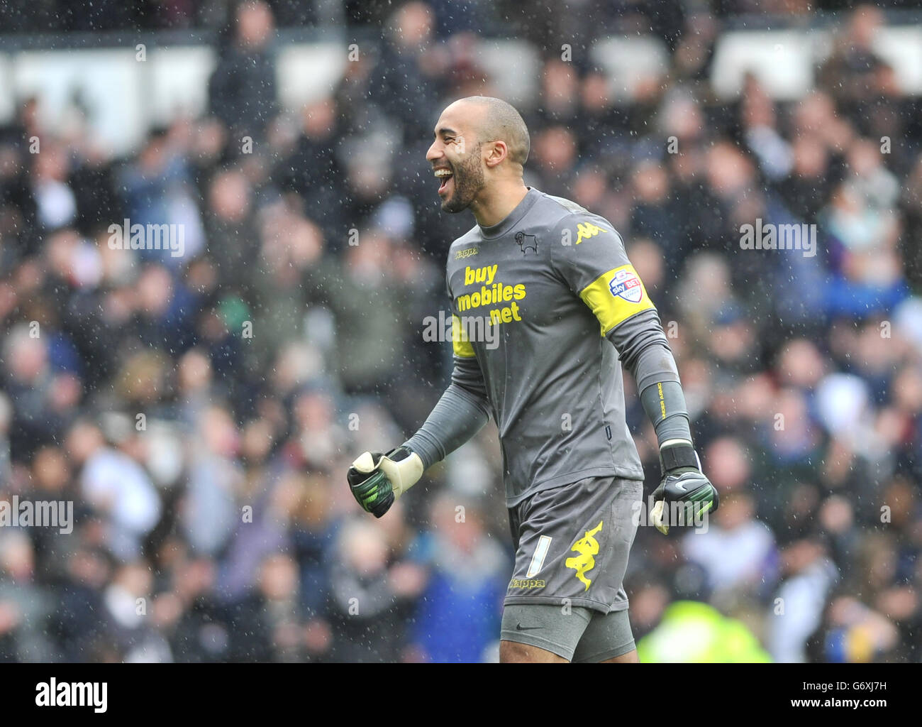 Football - Championnat Sky Bet - Derby County / Nottingham Forest - Stade iPRO.Lee Grant, gardien de but du comté de Derby, célèbre le coup de sifflet final Banque D'Images