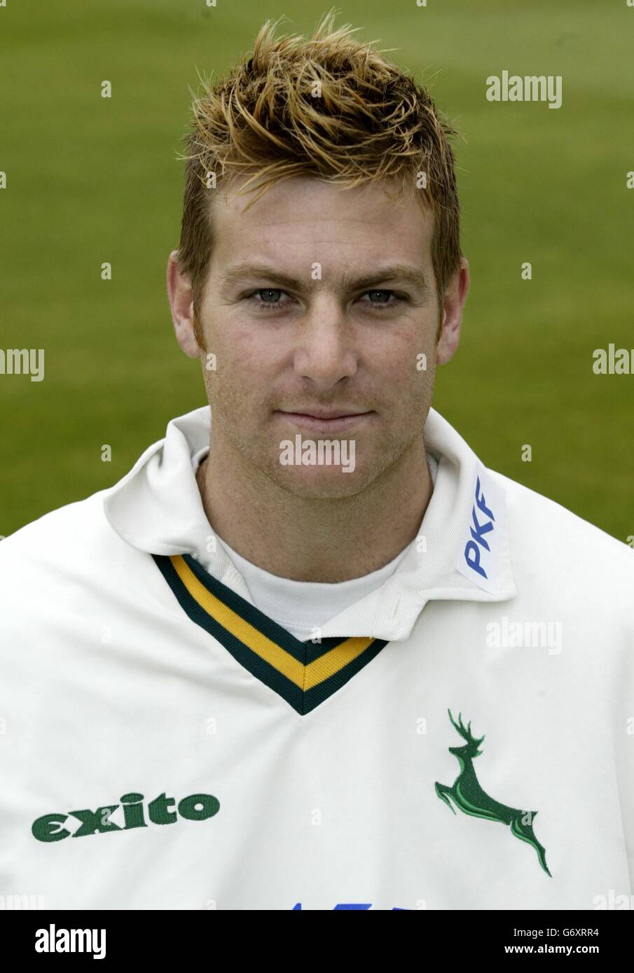 Richard Logan du club de cricket du comté de Notinghamshire lors d'un photocall à Trent Bridge, avant la nouvelle saison 2004. Banque D'Images