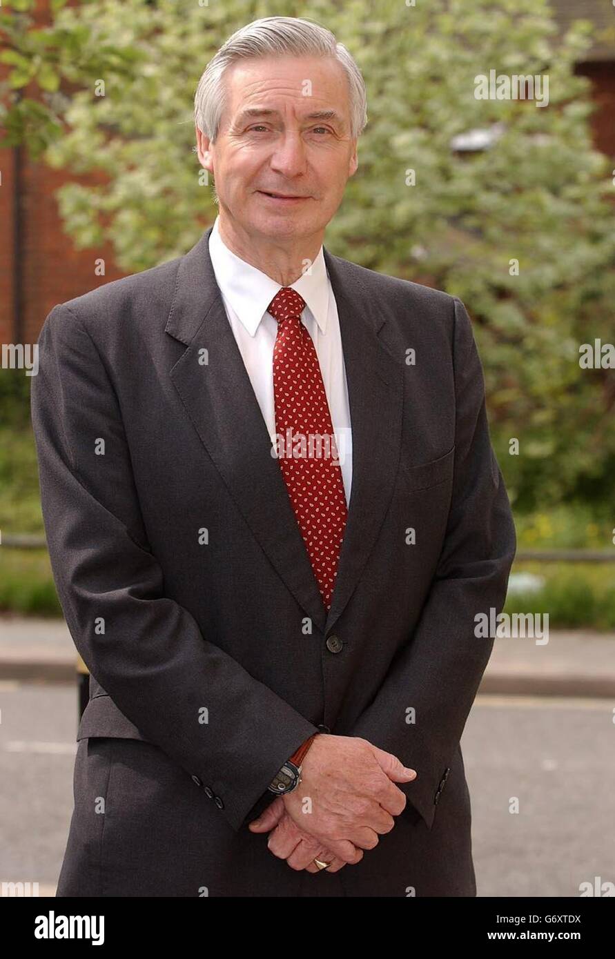 Ken Thompson arrive pour Julie Ward Coroner Banque D'Images