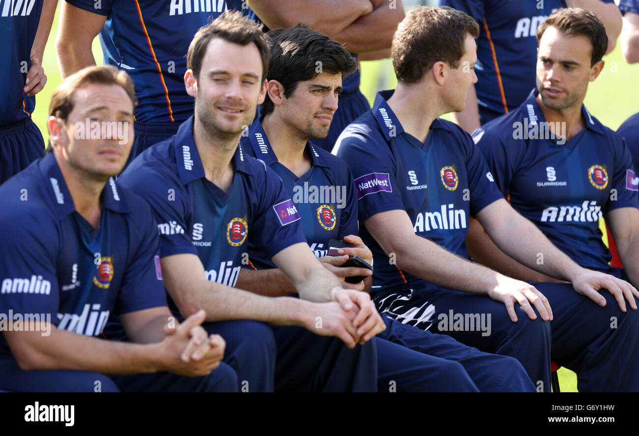 Alastair Cook d'Essex (au centre) pendant la séance de photocall officielle du club de cricket d'Essex County au terrain du comté de Chelmsford, Essex. APPUYEZ SUR ASSOCIATION photo. Date de la photo: Mardi 1er avril 2014. Voir PA Story CRICKET Essex. Le crédit photo devrait se lire: Chris Radburn/PA Wire Banque D'Images