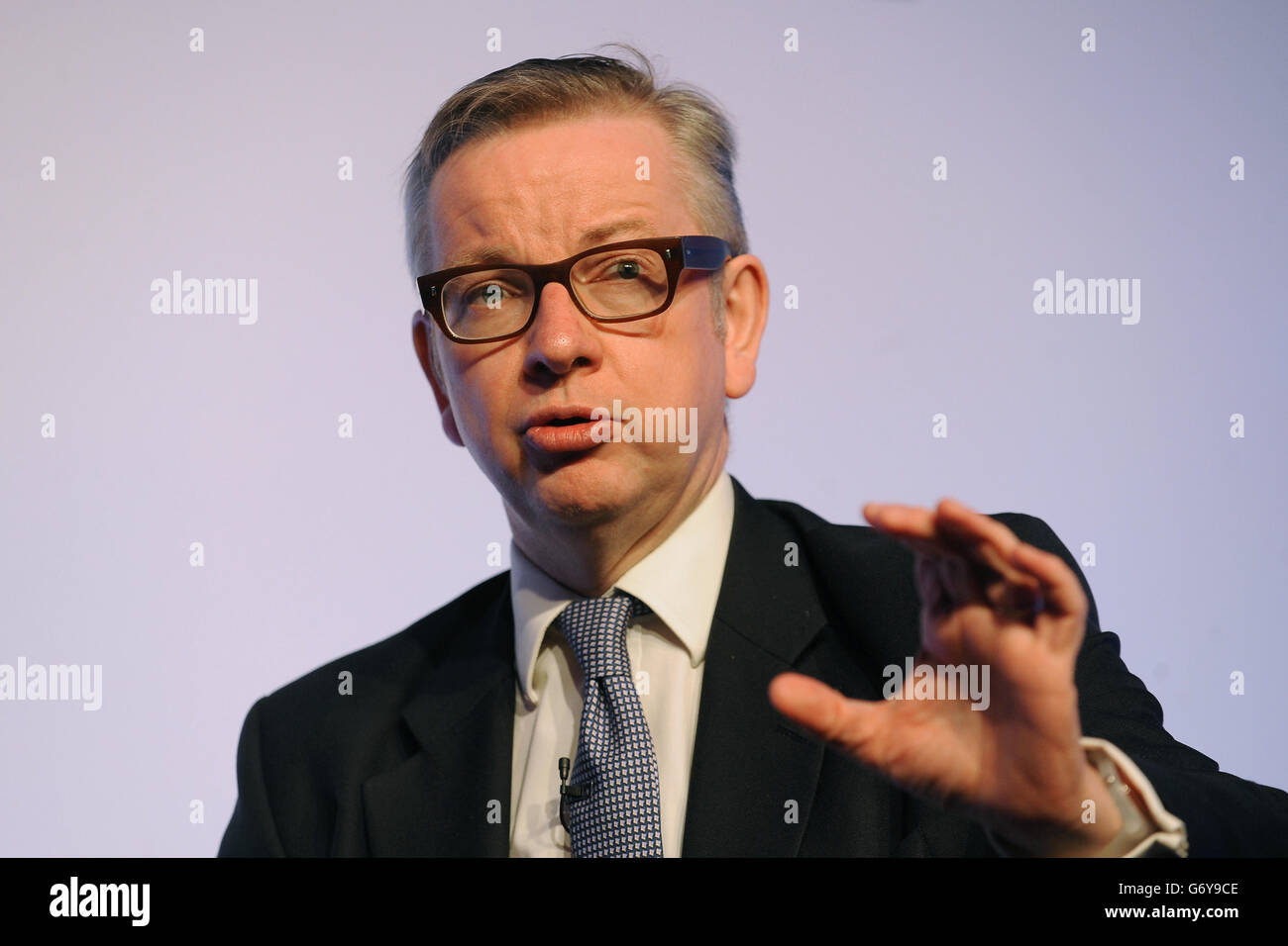 Michael Gove, secrétaire à l'éducation, répond aux questions posées lors de la conférence annuelle de l'ASCL au Hilton Metropole de Birmingham. Banque D'Images