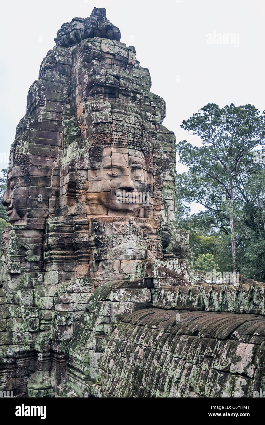 Tour avec Lokesvara, temple Bayon, Angkor Thom, Siem Reap, Cambodge Banque D'Images