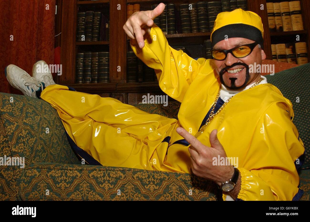 Le député conservateur Alan Duncan habillé comme comédien Ali G, il était dans un débat de ballon comme comédien avec 5 autres députés. Banque D'Images