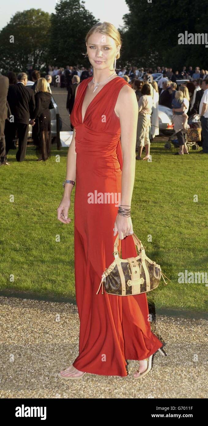 Le mannequin Jodie Kidd arrive pour le Louis Vuitton Classic et les célébrations du 150e anniversaire de la marque de créateurs, qui se tiennent au Waddesdon Manor, à Aylesbury, dans le Buckinghamshire. Banque D'Images