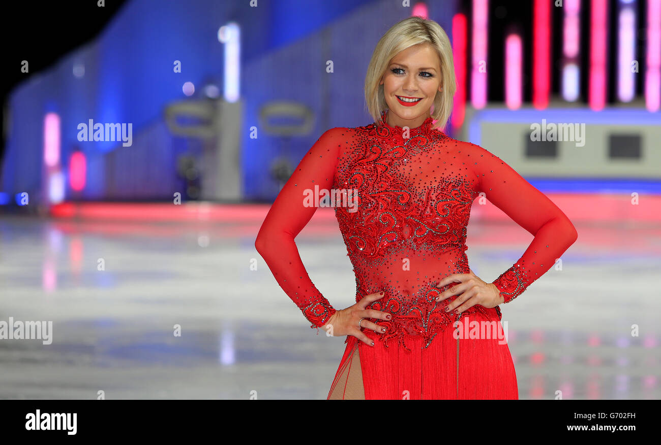 Danse sur glace la star de glace Suzanne Shaw lors d'une séance photo pour la danse sur glace la tournée finale qui s'est tenue à l'arène Phones4u, à Manchester. Banque D'Images