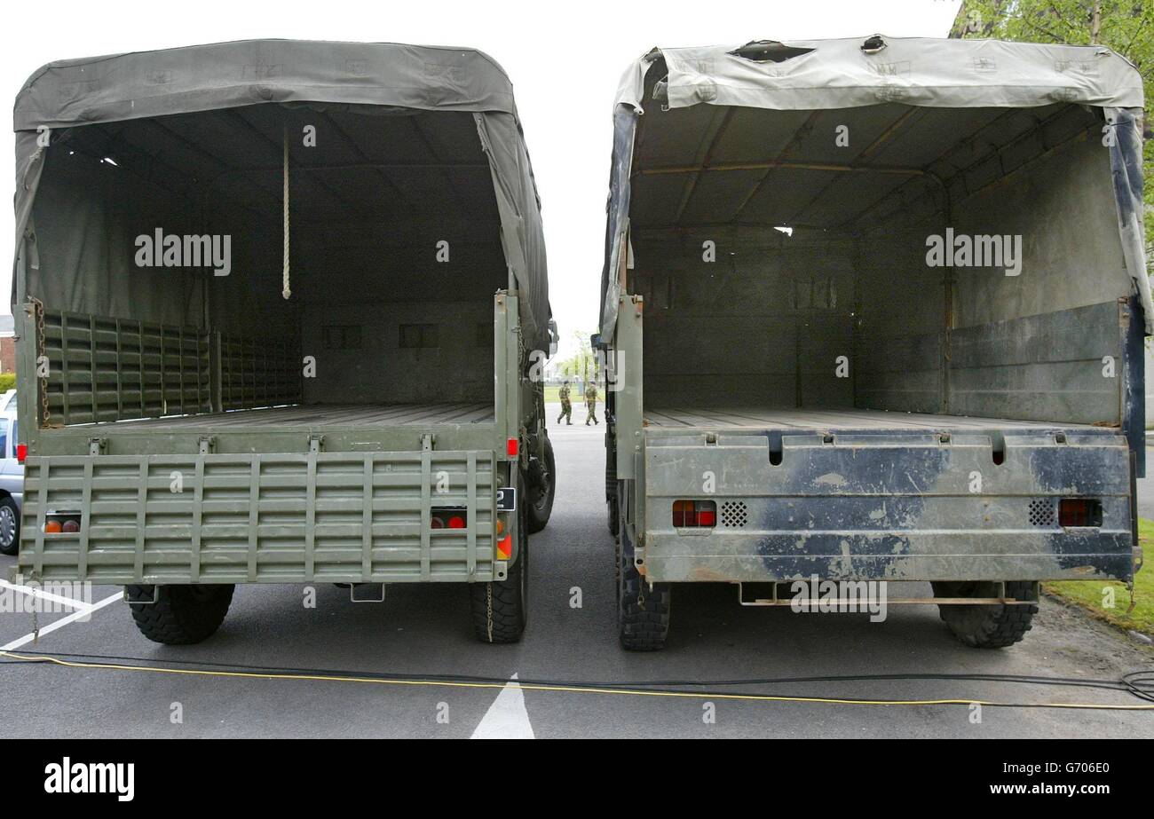 Deux camions utilisés par le Queen's Lanchashire Regiment, qui ont été présentés aux médias à la caserne Fulwood à Preston, dans le Lancashire. Celui-ci est un MK Bedford de quatre tonnes qui est le type de véhicule dans lequel l'armée croit que les photos ont été prises, mais qui n'a jamais été en Irak. Banque D'Images