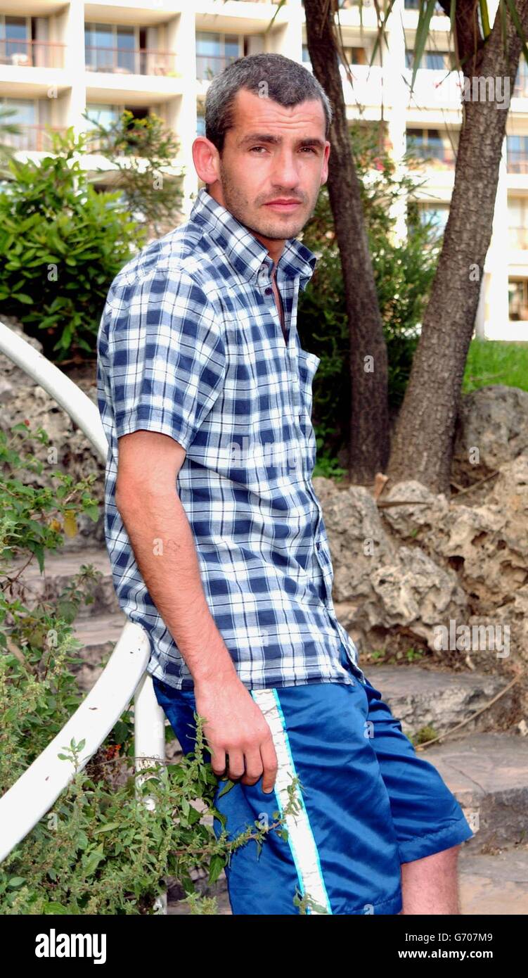 L'acteur Kieran O'Brien, star du nouveau film de Michael Winterbottom « Nine Songs » - qui est le film le plus sexuellement explicite de l'histoire du cinéma britannique traditionnel - lors d'un phocall au Grand Hotel lors du 57e Festival de Cannes en France. Banque D'Images