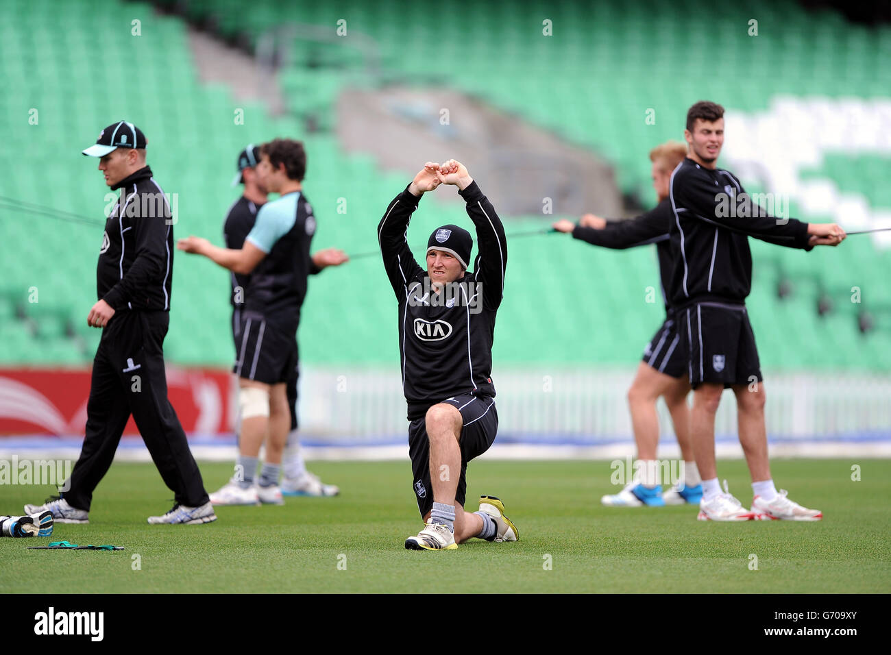 Cricket - LV= Championnat du comté - Division 2 - Premier jour - Surrey v Glamourgan - Kia Oval. Gary Wilson de Surrey pendant l'échauffement Banque D'Images