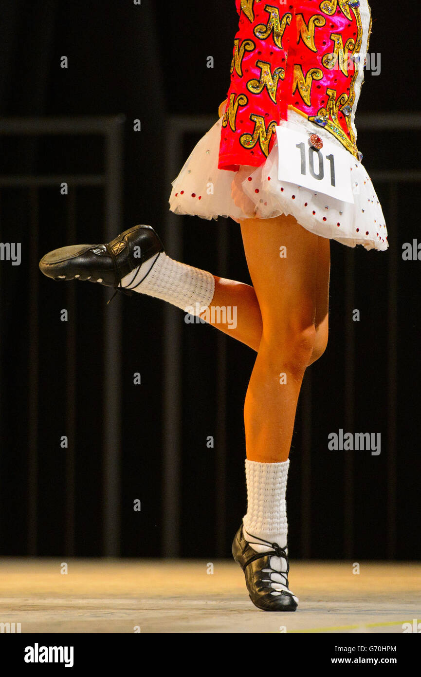 Une danseuse participe au World Irish Dancing Championships 2014, à l'hôtel Hilton London Metropole, dans le centre de Londres. Banque D'Images