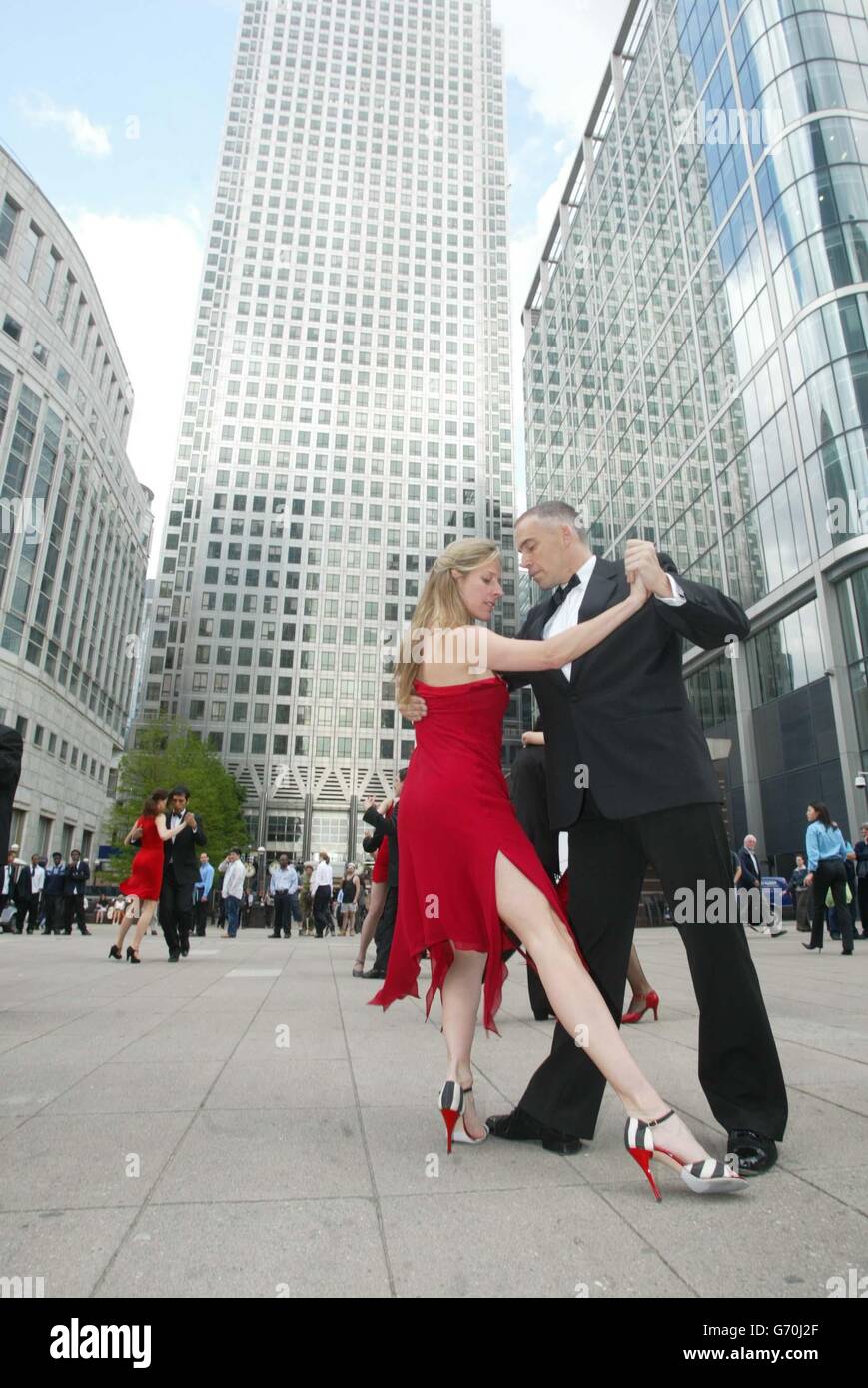 Haagen Daz danseuses à Canary Wharf Banque D'Images