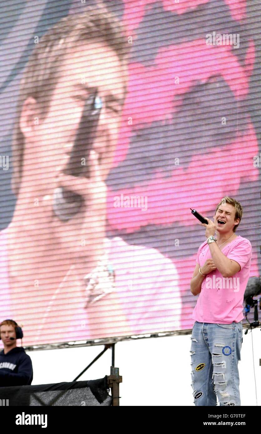 Lee Ryan de Blue sur scène lors du concert T4 Popbeach, qui a eu lieu sur la plage de Great Yarmouth. Banque D'Images