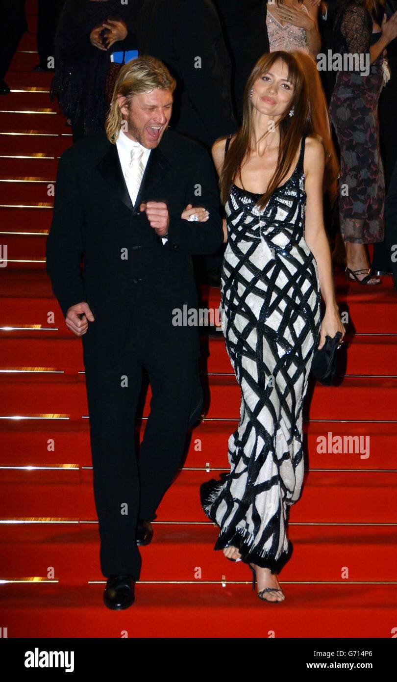 Sean Bean et safran Burrows - 57e Festival du Film de Cannes Banque D'Images