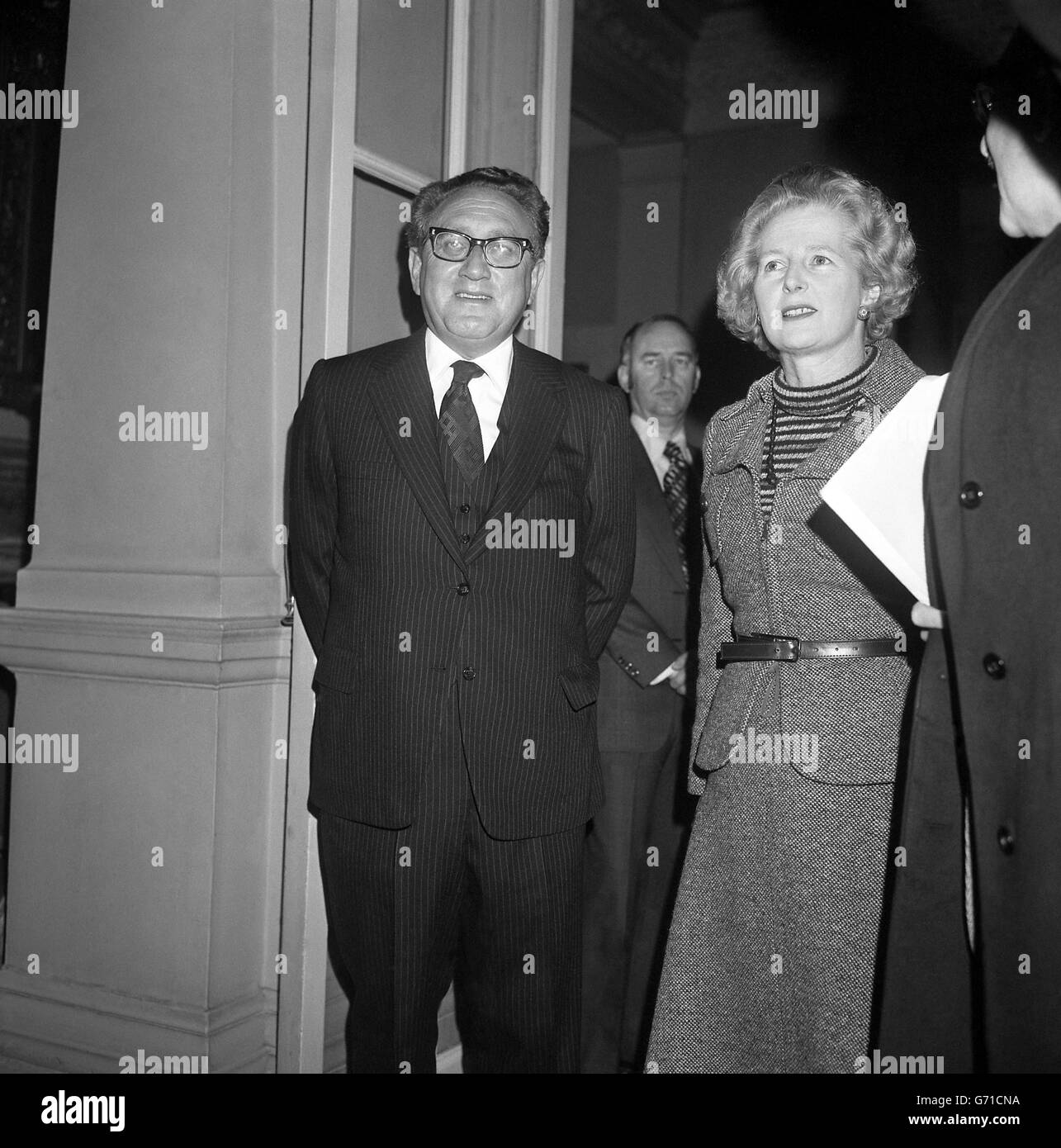 Politique - Margaret Thatcher avec Henry Kissinger - Claridges Hotel, Londres Banque D'Images