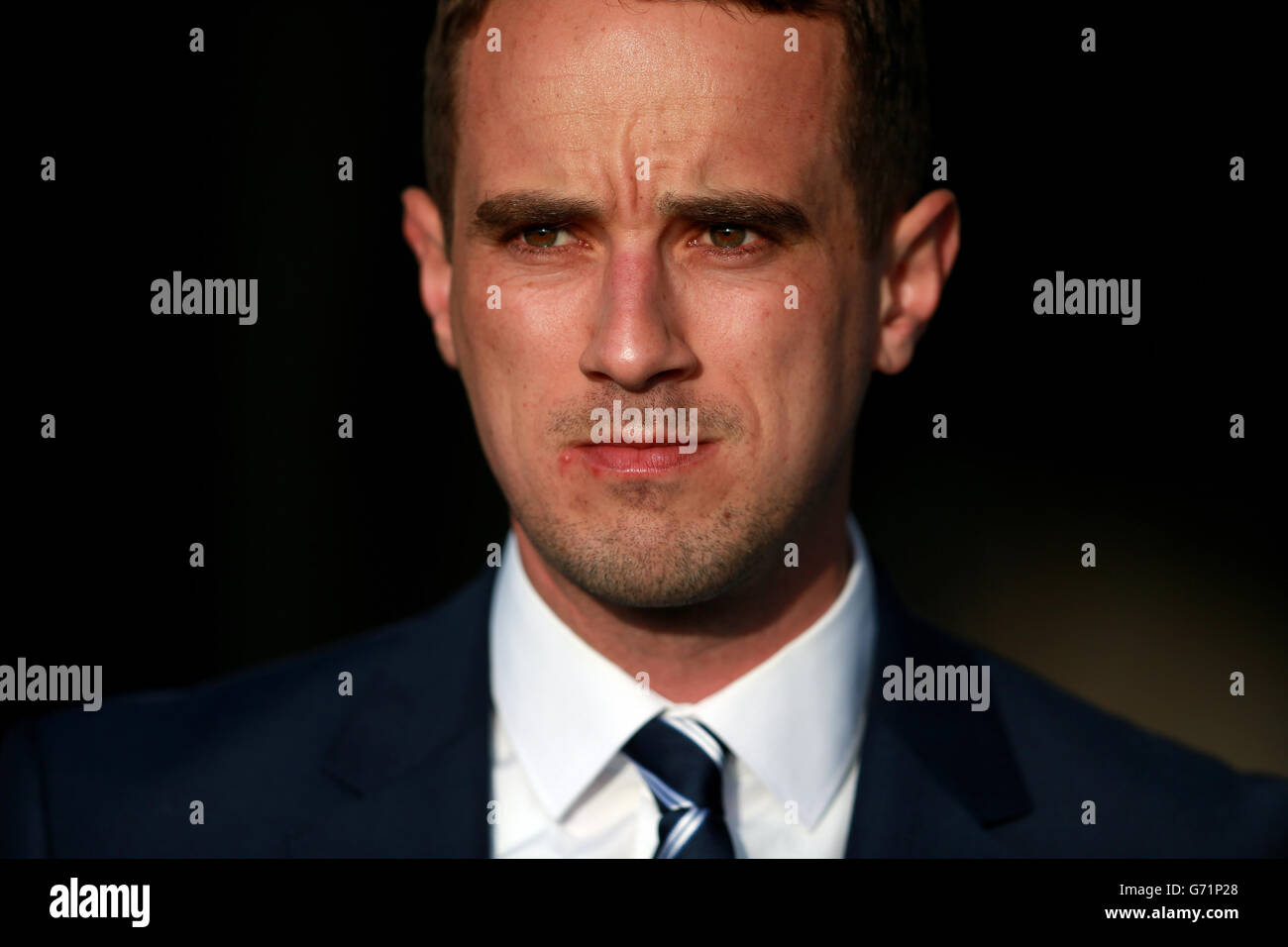 Mark Sampson, directeur de l'Angleterre, lors de la coupe du monde féminine FIFA 2015, match de qualification du groupe six au stade Greenhous Meadow, Shrewsbury. Banque D'Images