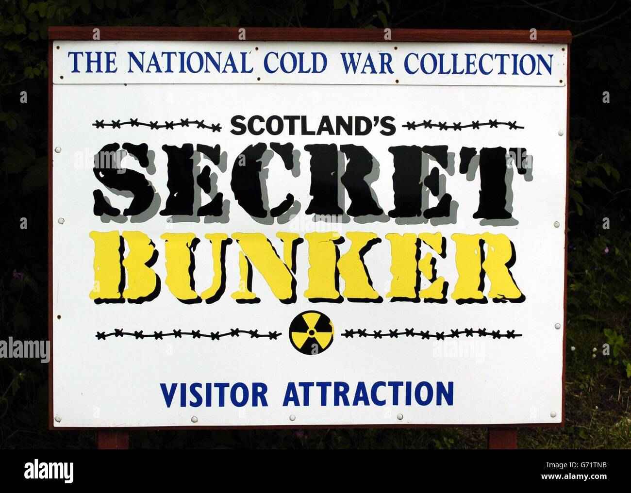 Sur la photo se trouve un panneau à l'entrée du bunker secret d'Écosse (Scotland, ancien gouvernement nucléaire de la guerre H.Q caché profondément souterrain) à Fife où un homme est tombé dans le bunker dans les premières heures de ce matin et est maintenant enragé. Banque D'Images