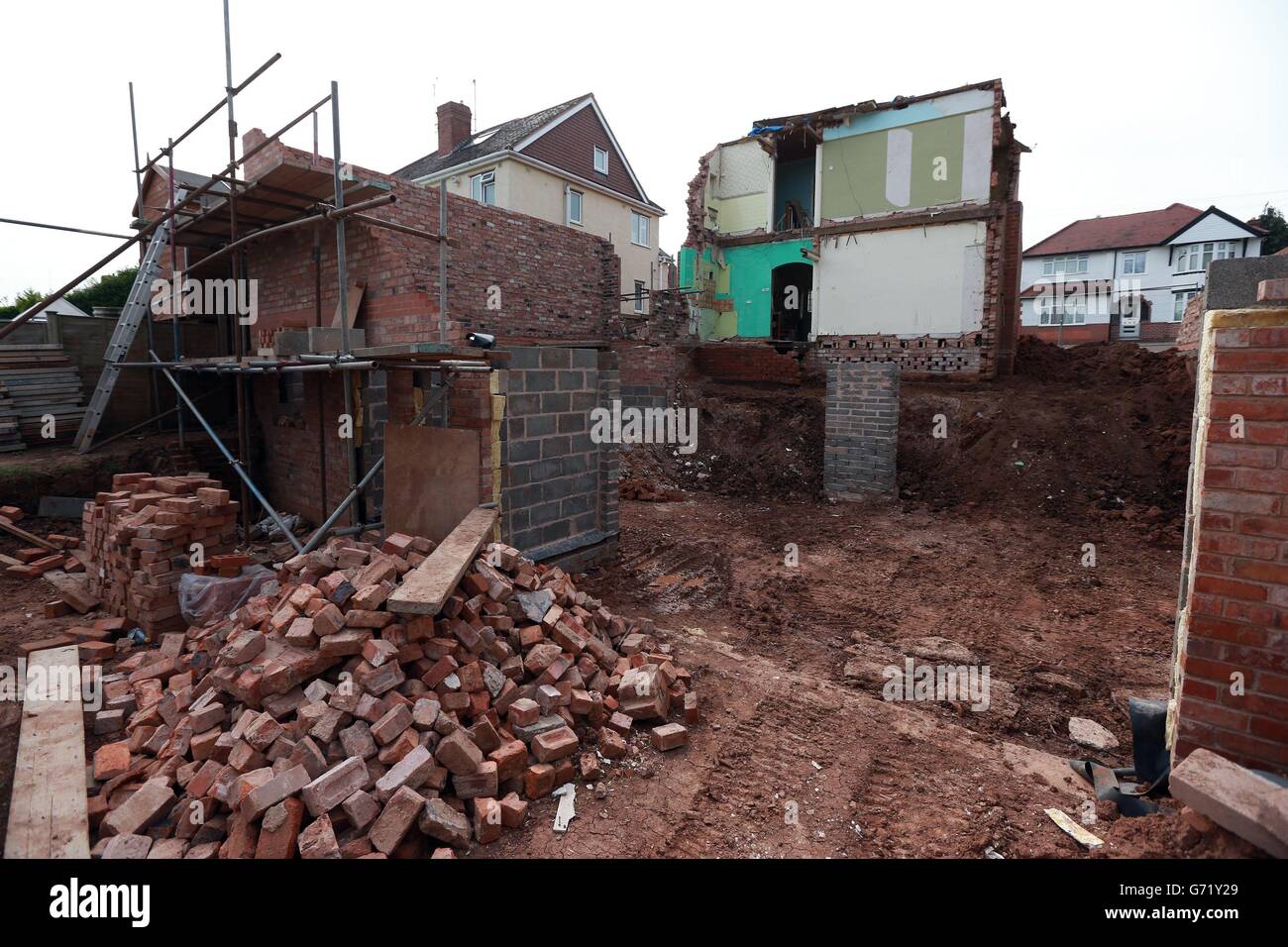 Maison appartenant à la fille de Cllr Allah Ditta dans la région de Battenhall de la ville de Worcester, le conseil a menacé de démolir la propriété 'eyesore' appartenant à la fille du conseiller après que les travaux de rénovation l'ont laissé dans un état dangereux. Banque D'Images