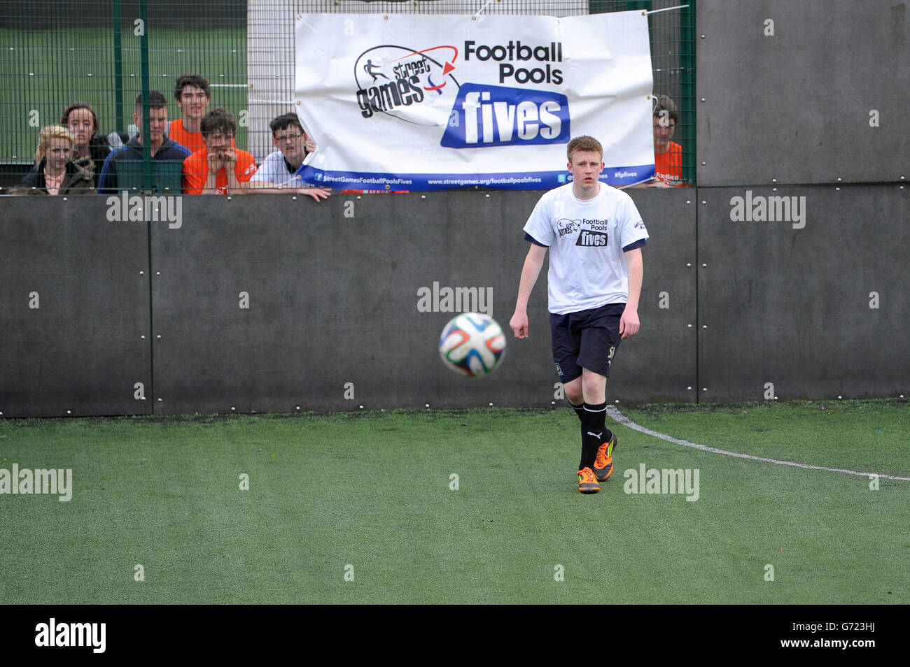 Football - StreetGames football pools Fives - Goals Plymouth.Action pendant les StreetGames football pools Fives à Goals Plymouth à Plymouth. Banque D'Images