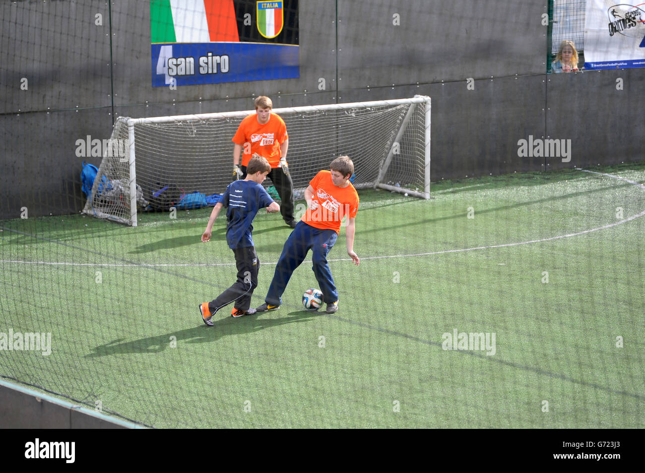 Football - StreetGames football pools Fives - Goals Plymouth.Action pendant les StreetGames football pools Fives à Goals Plymouth à Plymouth. Banque D'Images