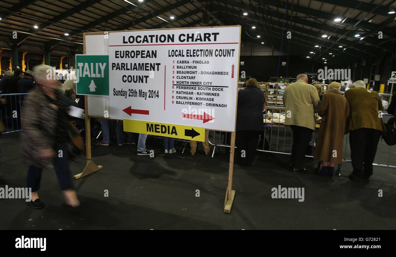 Le décompte commence pour les élections parlementaires locales et européennes au RDS de Dublin. Banque D'Images