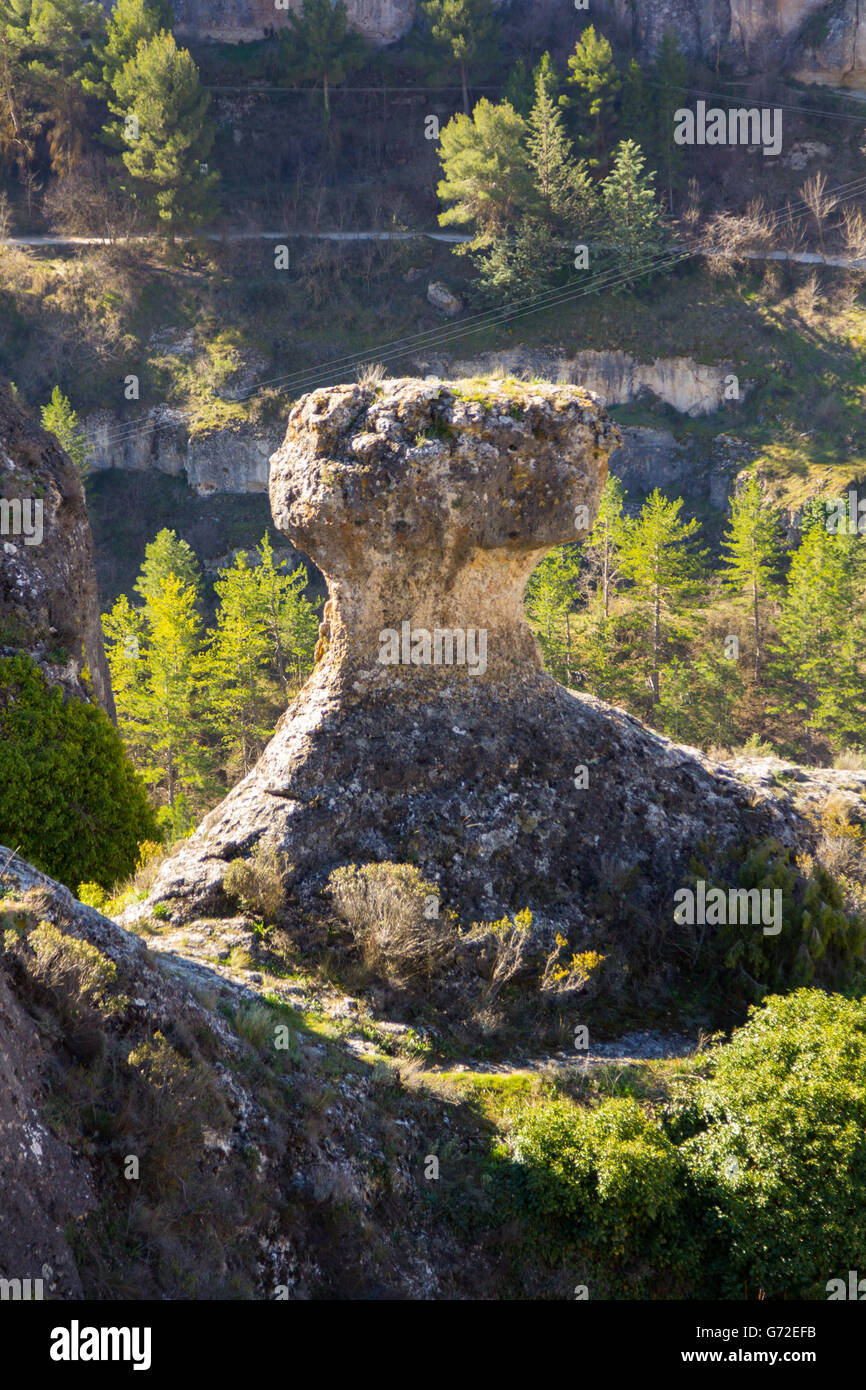 Roche de granit curieusement façonné dans la ville de Cuenca, Espagne Banque D'Images