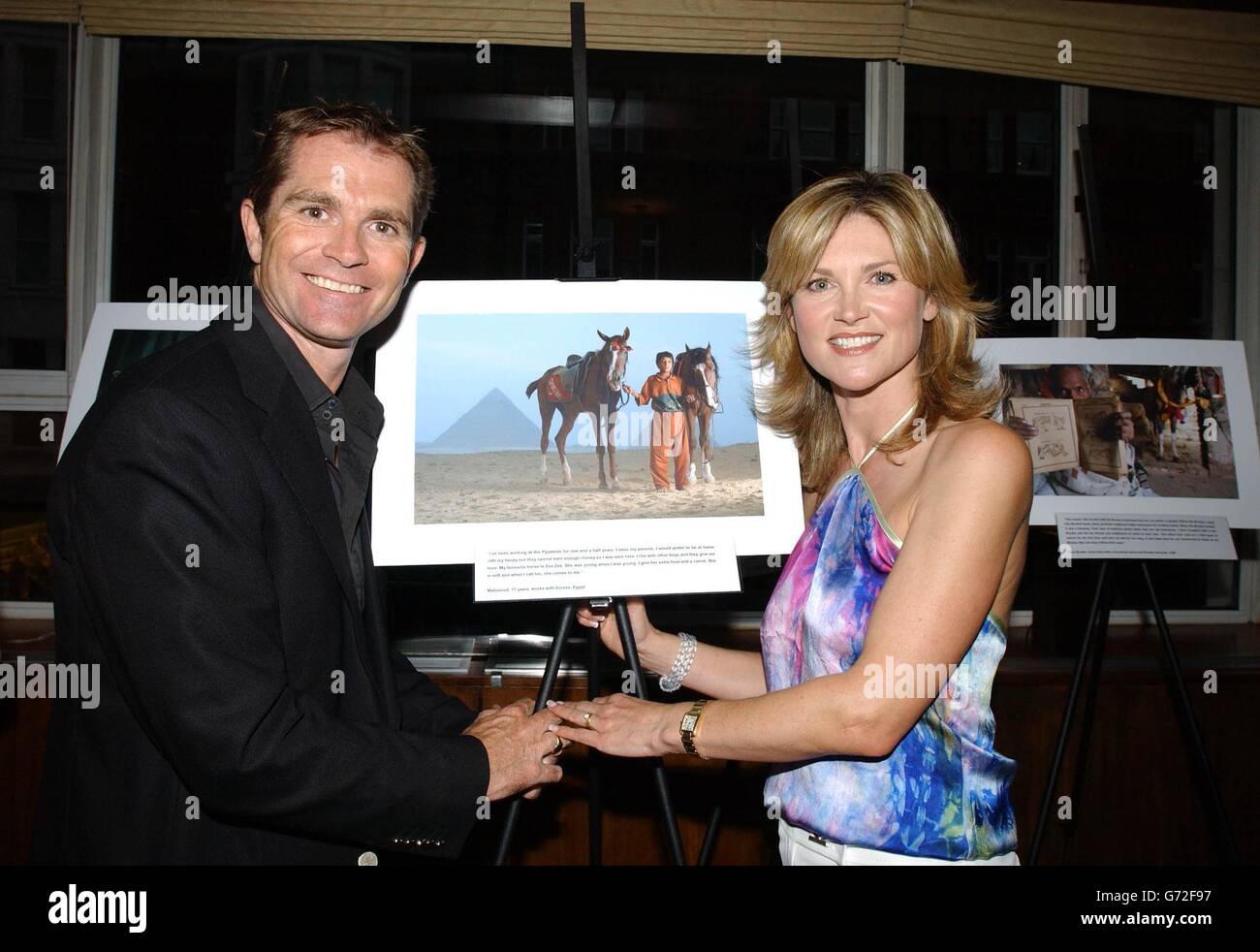 Grant Bovey et Anthea Turner au Brooke Hospital for Animals Launch Party au Montes Restaurant, dans le centre de Londres.Le Brooke soulage la souffrance des chevaux, des ânes et des mules qui travaillent pour les pauvres dans les pays en développement en utilisant des vétérinaires locaux et leurs équipes pour fournir des soins gratuits, de l'éducation et de la formation. Banque D'Images