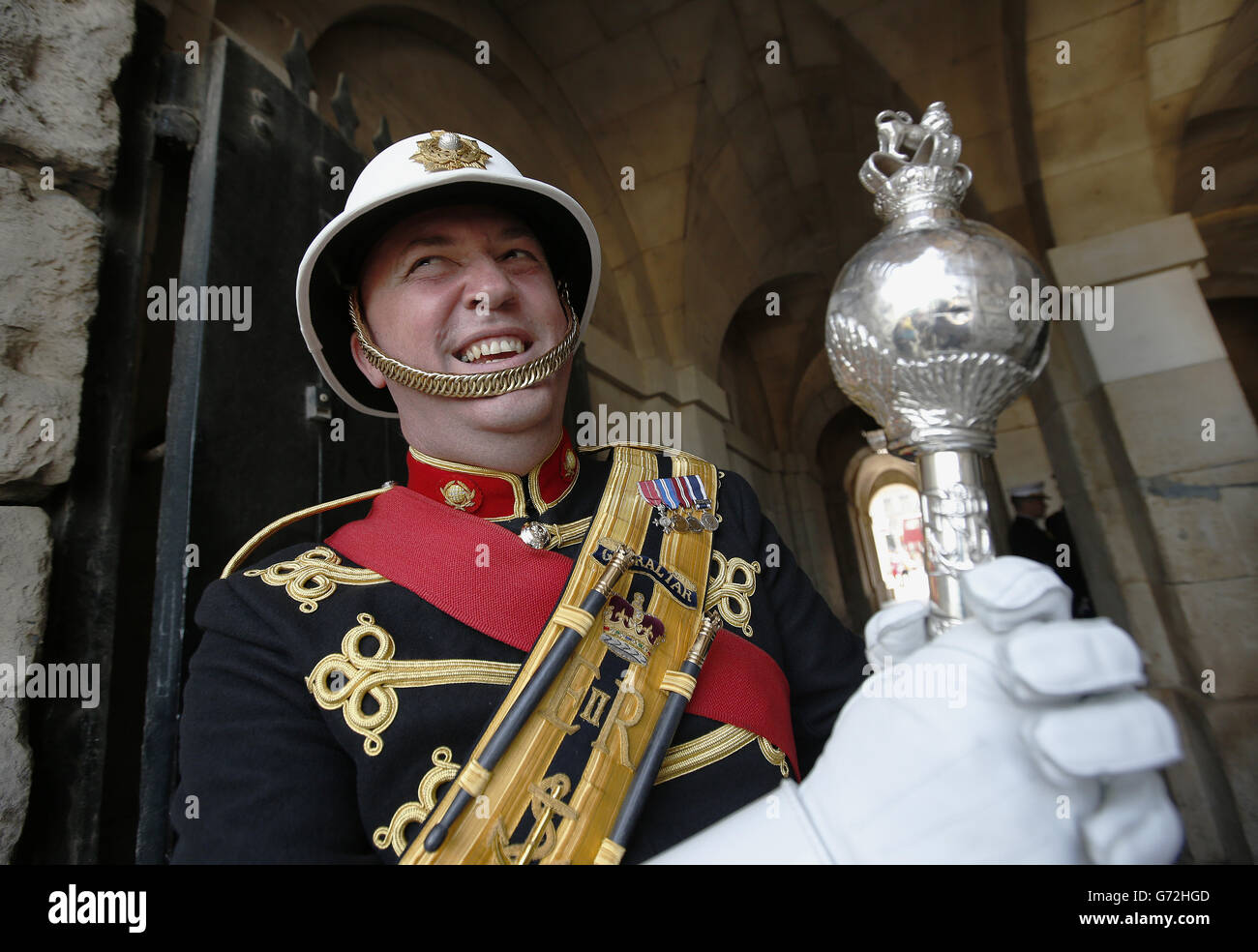 Royal Marines corps Drum Major James 'Wiggy' Whitwham MBE assiste à un appel photo pour faire connaître la prochaine retraite de coups qui aura lieu à Horse Guards Parade, Londres. Banque D'Images