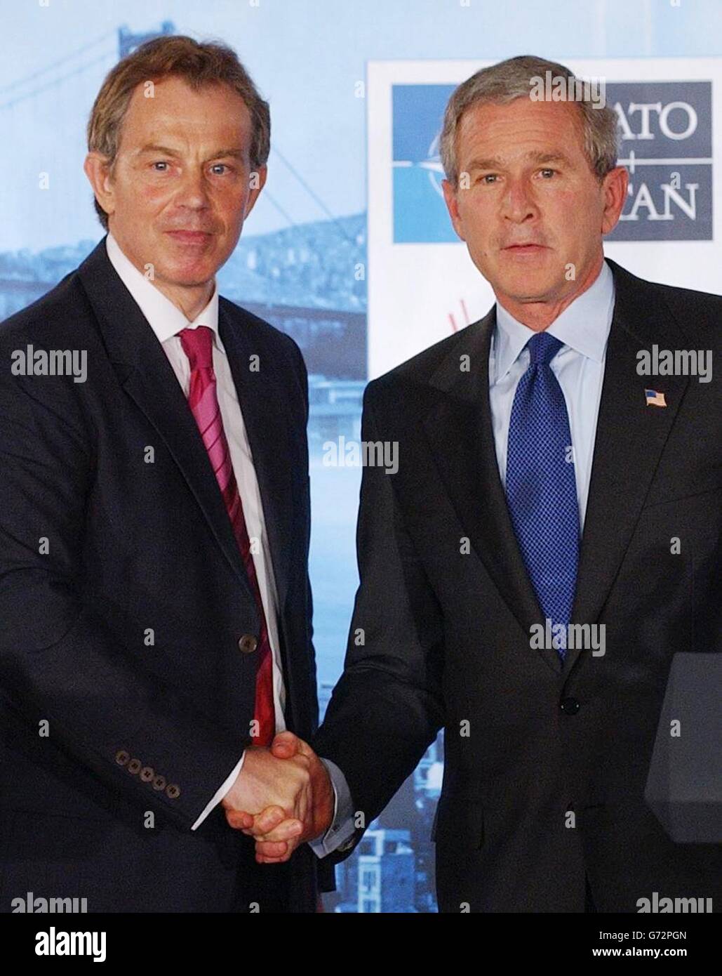 Blair et Bush - Sommet de l'OTAN Banque D'Images