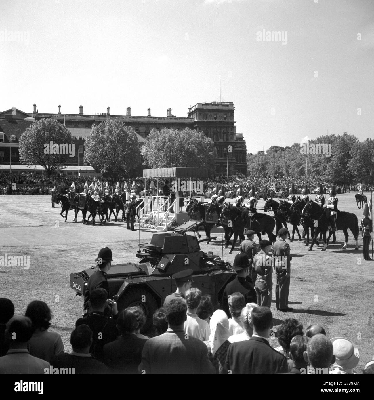 Image - La Reine - Horse Guards Parade, Londres Banque D'Images