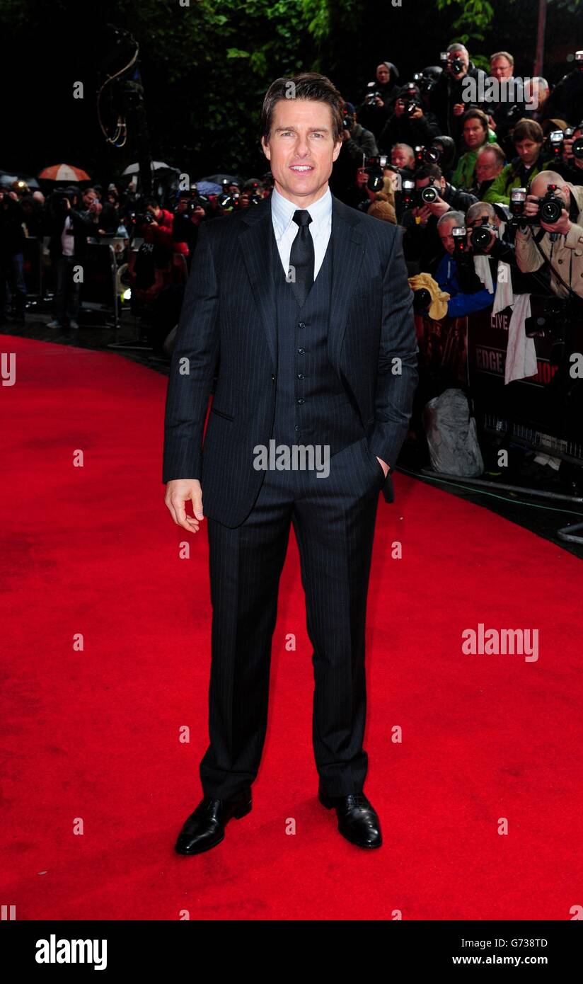 Tom Cruise participe à la première mondiale de Edge of Tomorrow au cinéma Imax de Londres. C'est la première première dans une course de tapis rouge que Cruise traverse les pays pour promouvoir son nouveau film à un trio de premières. Banque D'Images