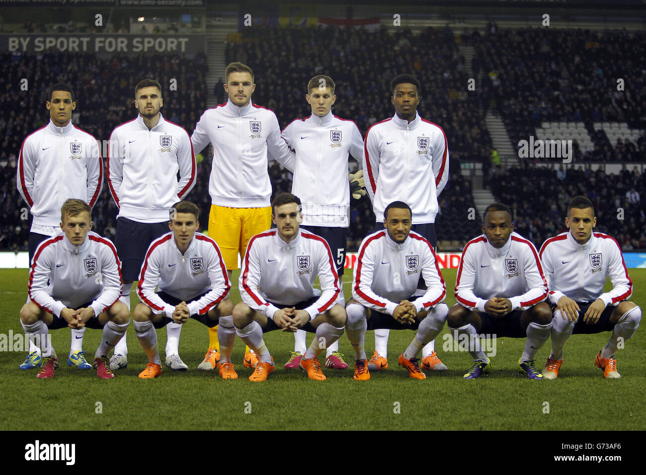 - Football 2015 Championnat d'Europe des moins de 21 - Qualifications - Un groupe - Angleterre U21's v Pays de Galles U21's - iPRO Stadium Banque D'Images
