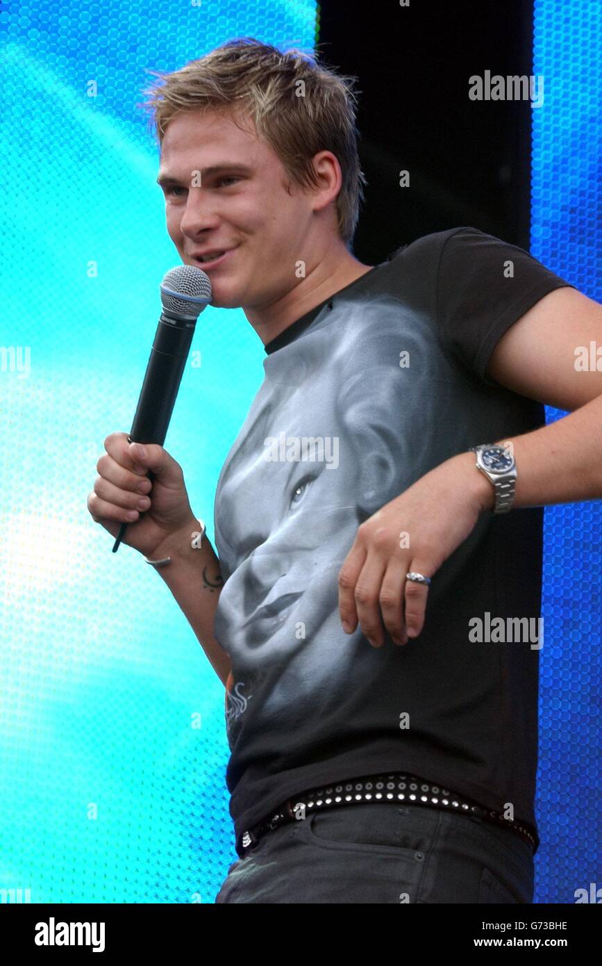 PAS DE MERCHANDISING. Lee de Blue se produit sur scène lors du concert Capital radio Party in the Park, qui s'est tenu à Hyde Park, dans le centre de Londres, en aide au Prince's Trust. Banque D'Images