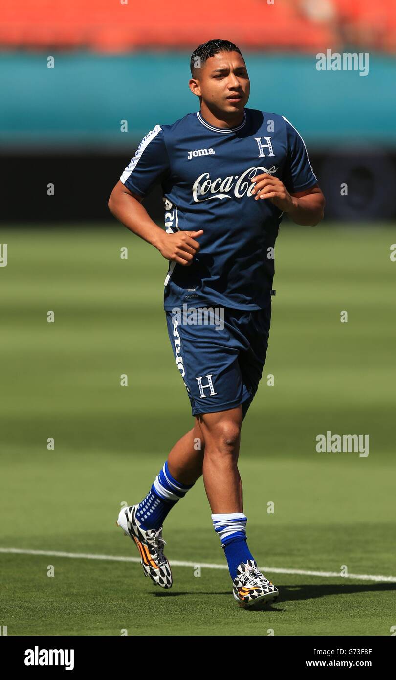 Emilio Izaguirre lors d'une session d'entraînement au stade Sun Life, Miami, Etats-Unis. Banque D'Images