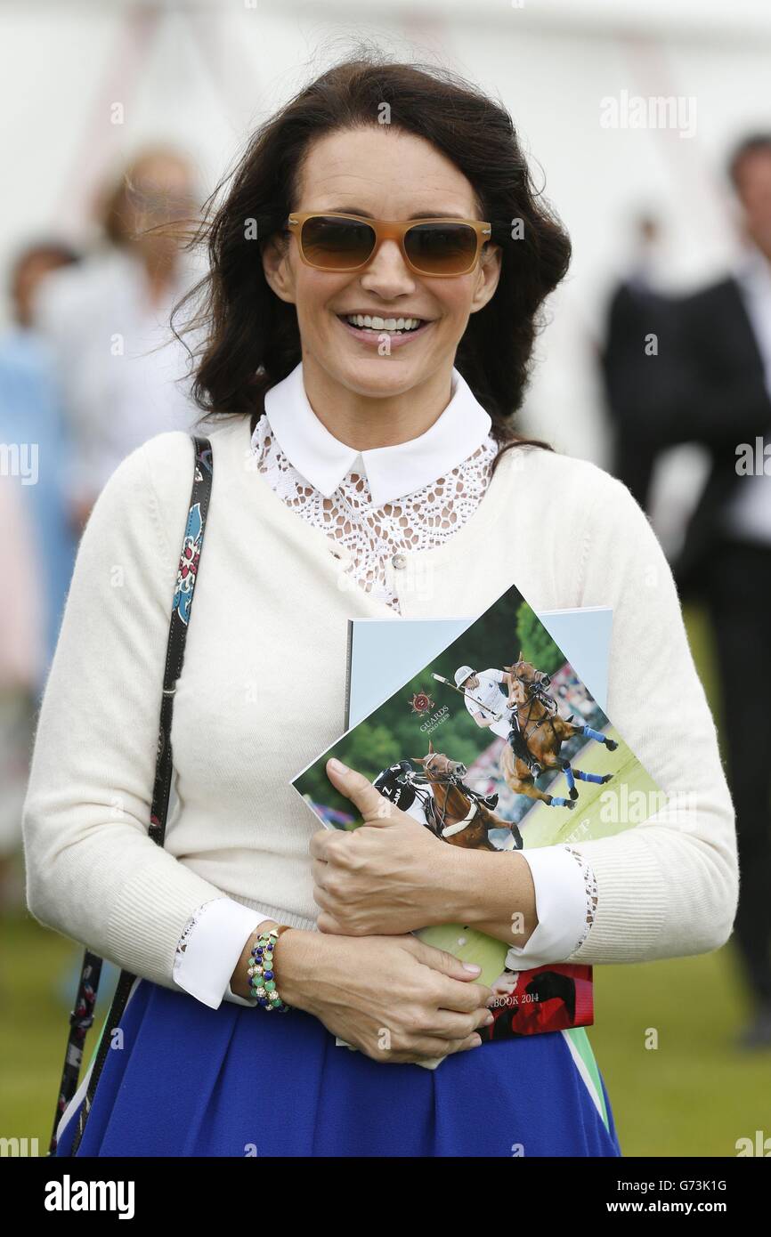 Kristin Davis à la finale du tournoi de polo de la coupe de la Reine Cartier à Guards Polo dans le Grand parc de Windsor, Berkshire. Banque D'Images