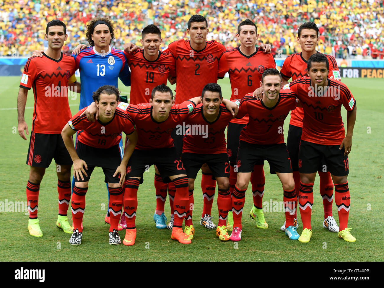 Mexique (rangée arrière, gauche-droite) Rafael Marquez, Guillermo Ochoa, Oribe Peralta, Francisco Javier Rodriguez, Hector Herrera, Hector Moreno (première ligne gauche-droite) Andres Guardado, Paul Aguilar, José Juan Vazquez, Miguel Layun et Giovani dos Santos se sont associés pour une photo d'équipe Banque D'Images