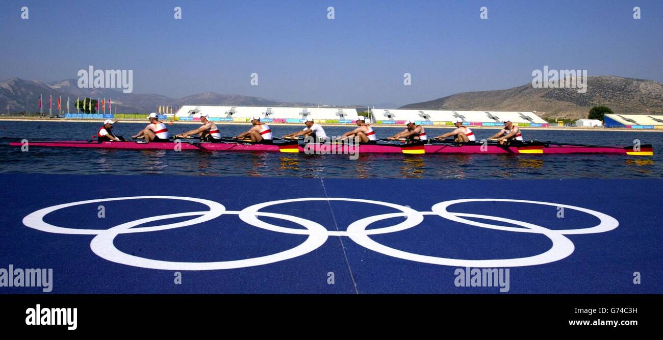 Jeux Olympiques 2004 - formation allemande à l'aviron.Les huit hommes allemands pendant la pratique au centre olympique d'aviron. Banque D'Images