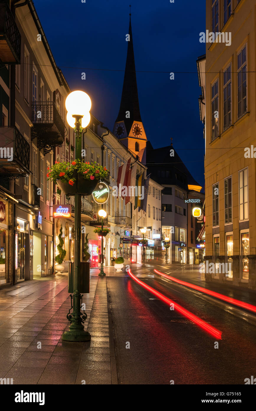 Vue de nuit sur une rue de Bad Ischl, Haute Autriche, Autriche Banque D'Images