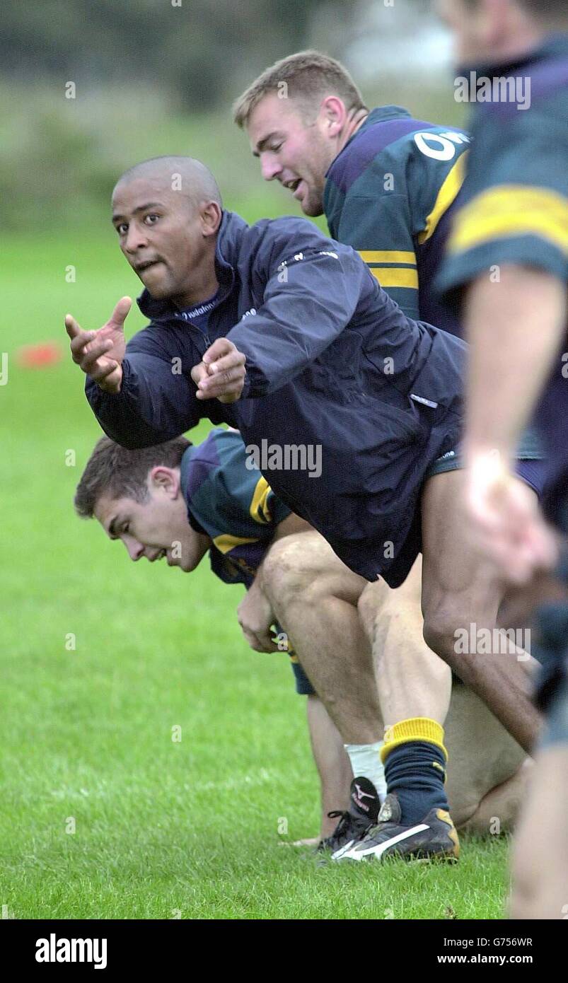 George Regan, capitaine de l'équipe d'Austrailian Rugby Union, lors d'une séance d'entraînement à Harlington, Londres. L'Australie joue sept parties sur la tournée à partir d'un anglais National Division XV Banque D'Images