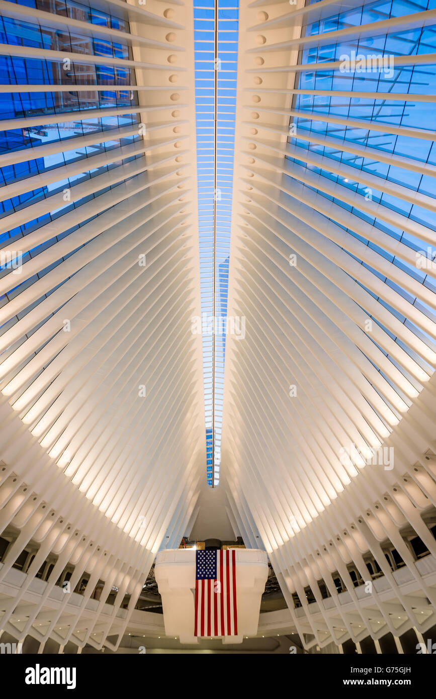 Vue de l'intérieur de l'Oculus, World Trade Center, Chemin du Quartier Financier de Manhattan, New York City Banque D'Images