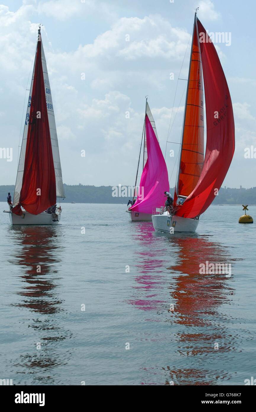 La classe 10 Voile Cowes Week Banque D'Images