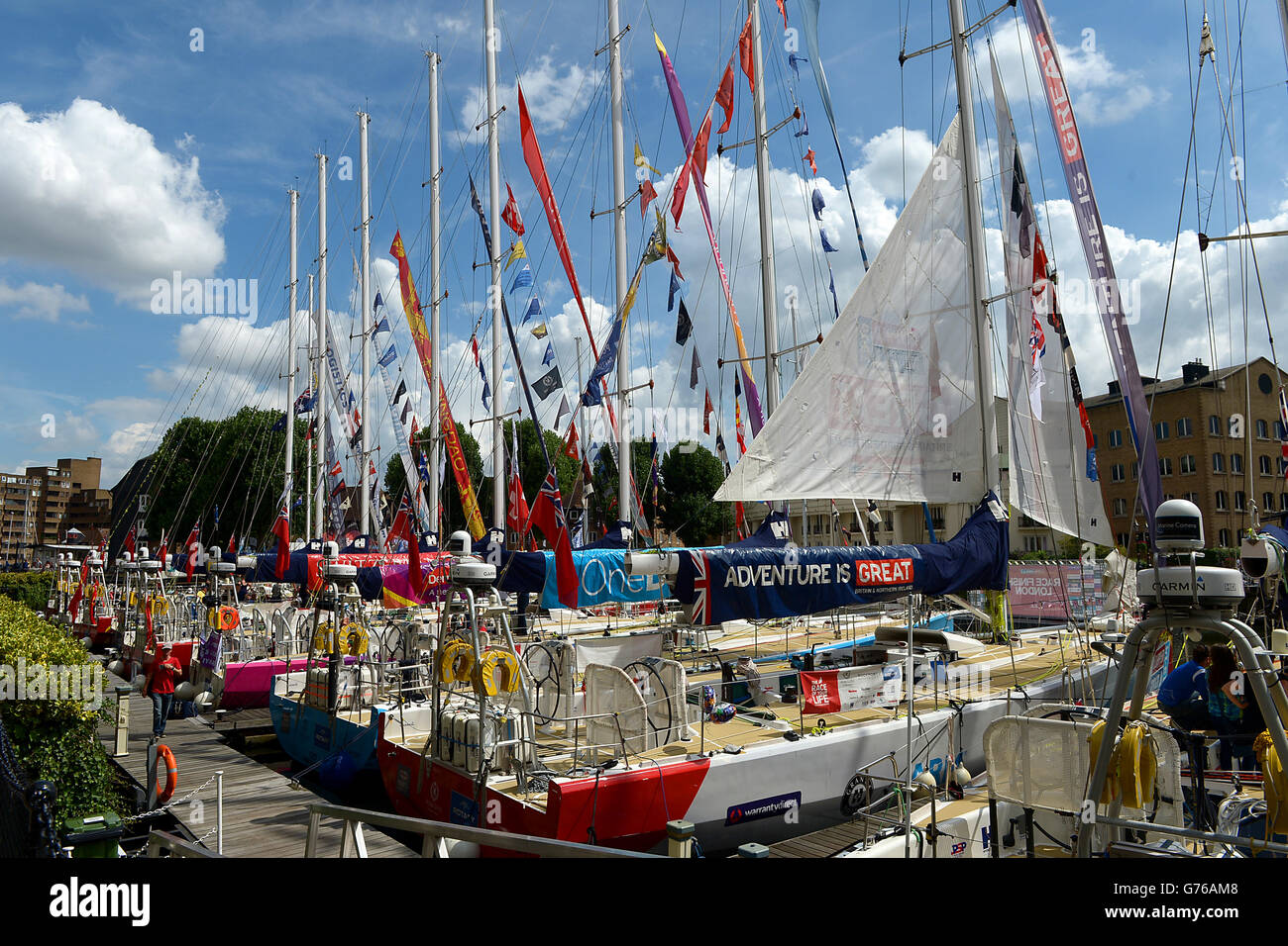 La course Clipper Yachts se trouve à St Katharine Docks après la course Clipper Round the World Race à Londres. Banque D'Images