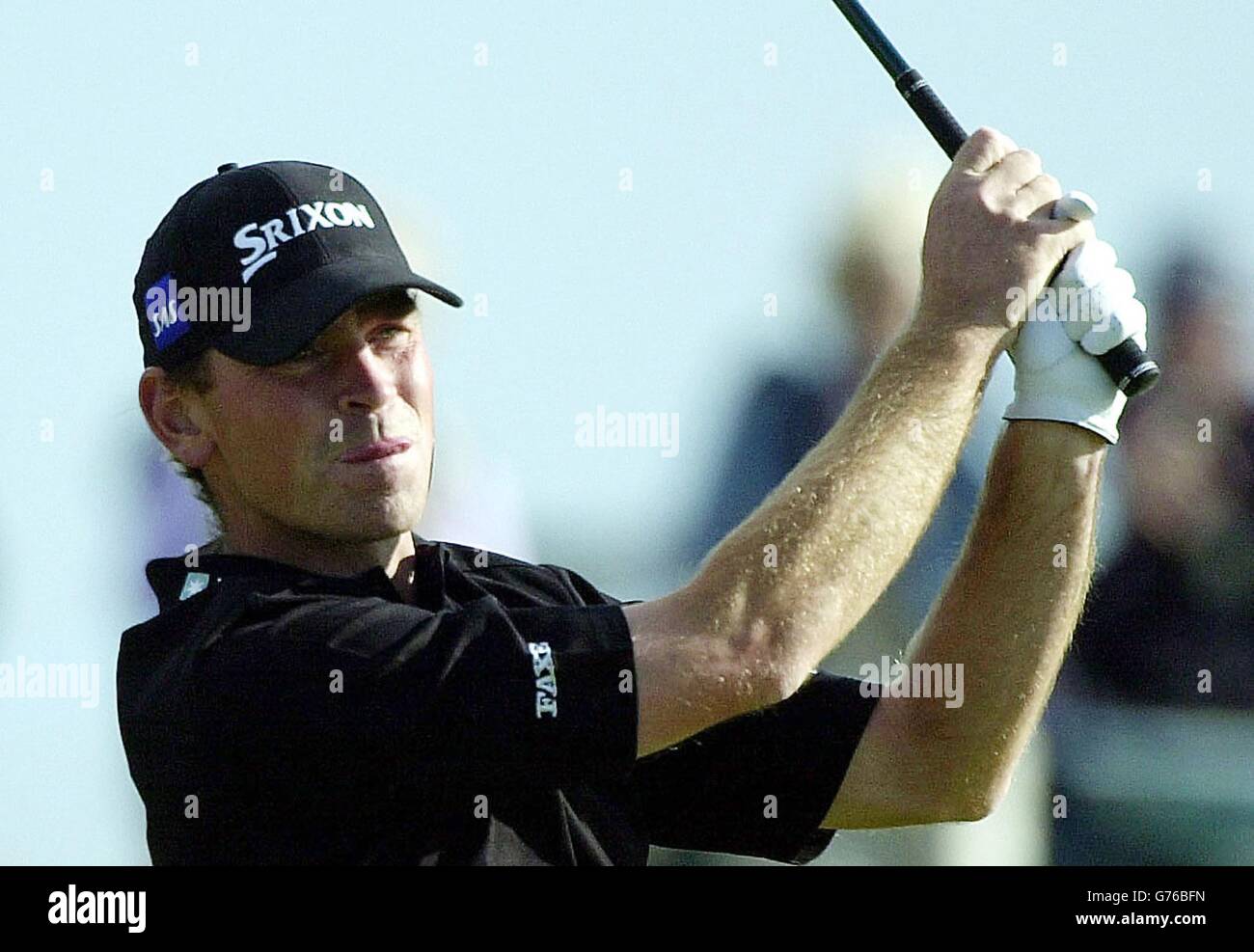 Thomas Bjorn en action au Dunhill Links Championship 2002 à Carnoustie. Le tournoi se déroule sur trois parcours de golf en rotation : le Old course à St Andrews, le Championship course à Carnoustie et le Kingsbarns golf links course. Banque D'Images