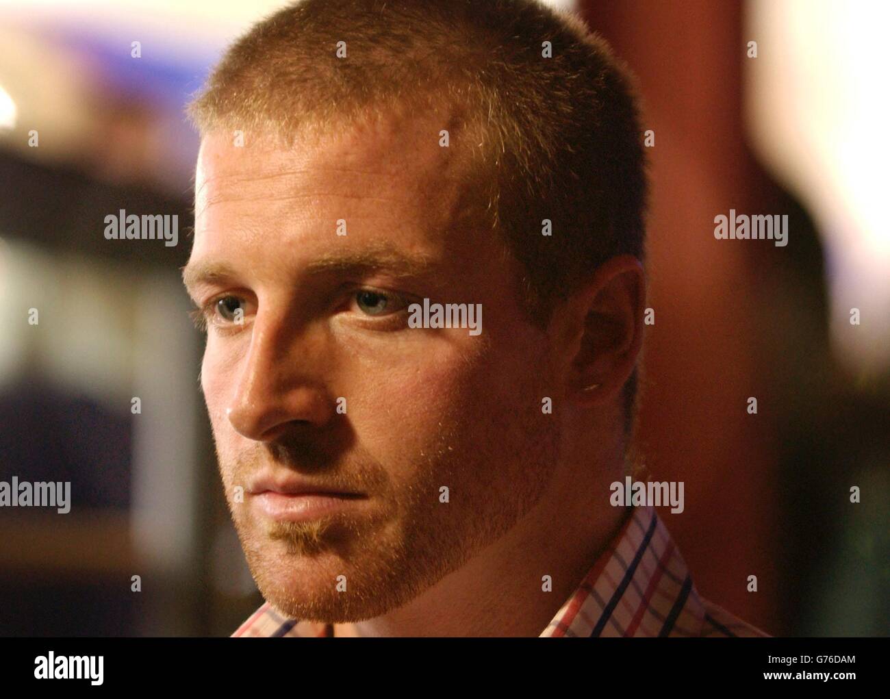 Le skieur britannique Alain Baxter lors d'une conférence de presse à Londres après l'annonce qu'il a été dépouillé de sa médaille de bronze au slalom olympique à la suite d'un test de dépistage positif des drogues aux Jeux d'hiver de Salt Lake City. * Baxter a remporté la première médaille de Grande-Bretagne dans un événement alpin. Banque D'Images