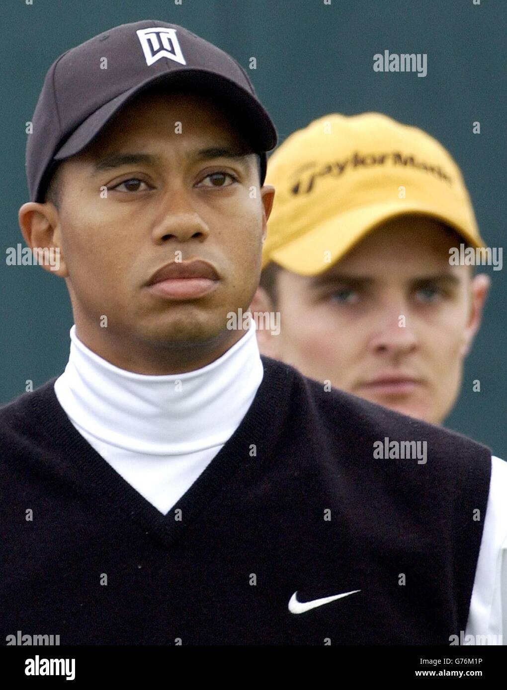 Tiger Woods aux États-Unis (à gauche) avec Justin Rose en Angleterre, lors du premier tour du 131e Open Championship à Muirfield, en Écosse. Banque D'Images