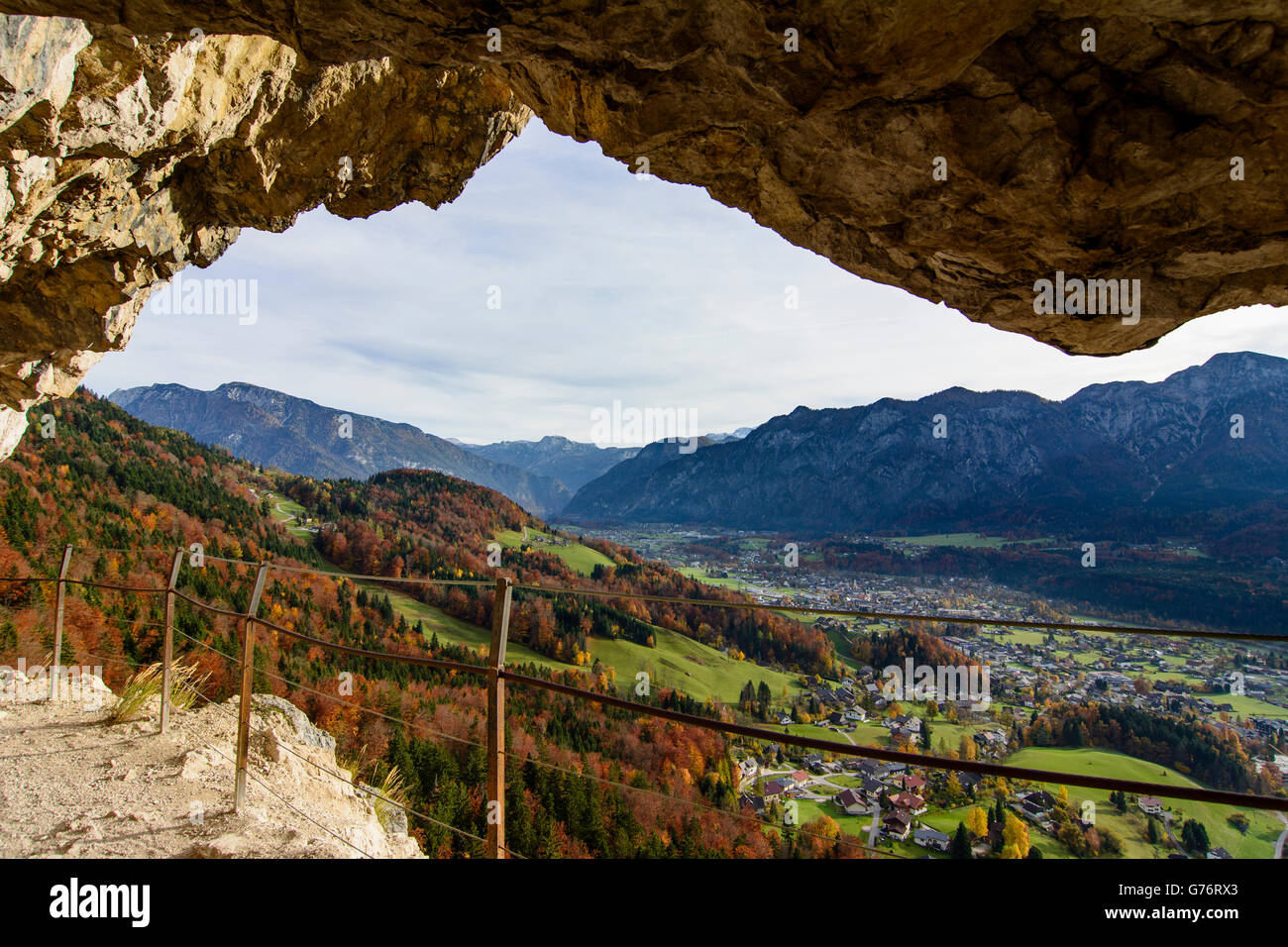 Mur de pierre Ewige Wand, vue sur Bad Goisern, Bad Goisern am Hallstättersee, Autriche, Niederösterreich, Autriche supérieure, Salzkammergut Banque D'Images