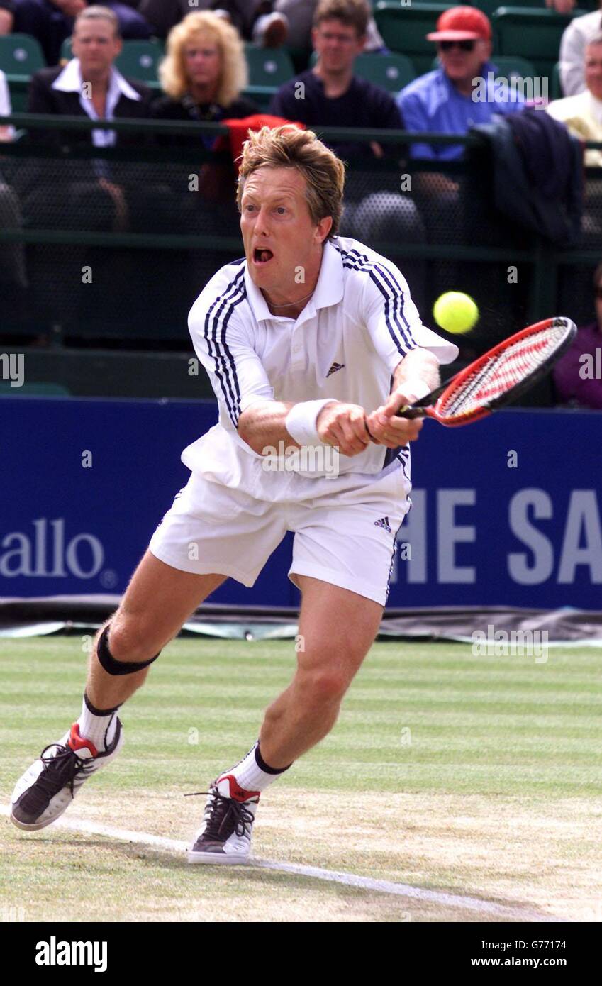 Samsung Open Bjorkman.Jonas Bjorkman, suédois, joue son revers à double main dans la finale du Samsung Open contre Wayne Arthurs, australien à Nottingham. Banque D'Images