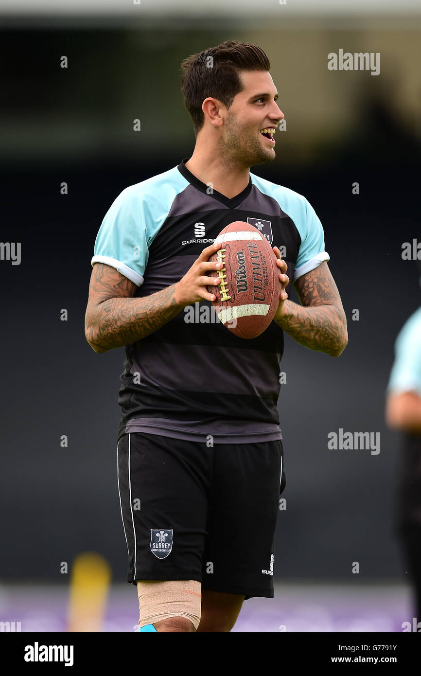 Cricket - NatWest T20 Blast - Surrey / Somerset - Kia Oval. Jade Dernbach de Surrey pendant l'échauffement Banque D'Images